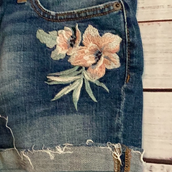 Size 00 women’s AéRopostale jean shorts - Picture 3 of 7